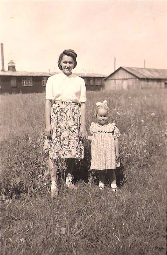 Anna Kerz with her Mom